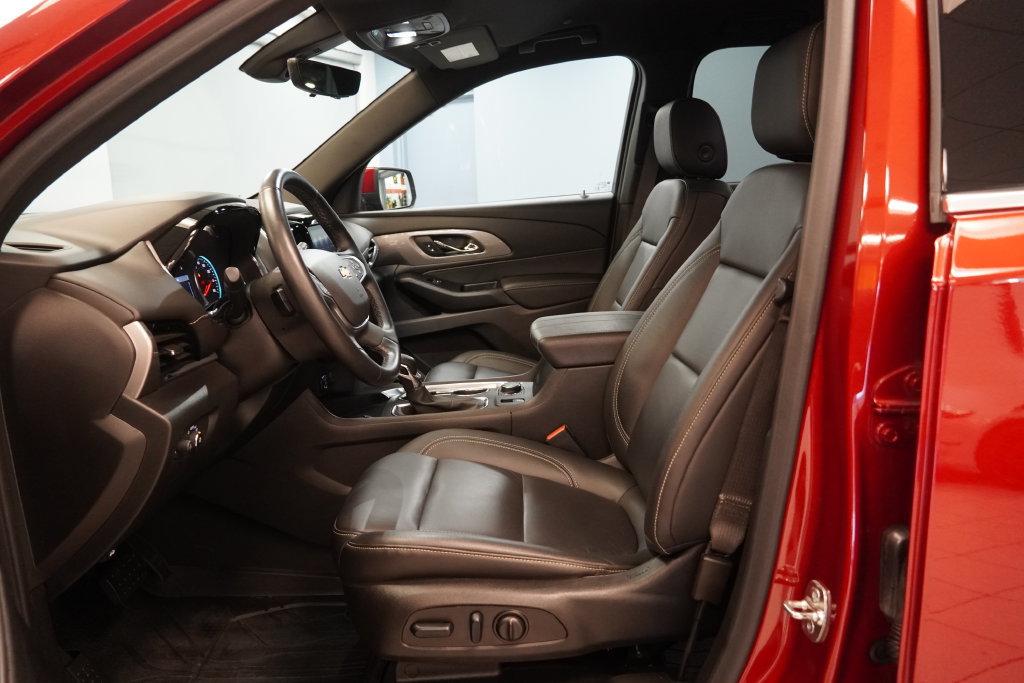 Used 2023 Chevrolet Traverse LT w/ LT Premium Package AWD/4WD image 11