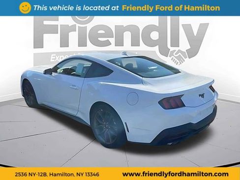 Used 2025 Ford Mustang Premium image 3