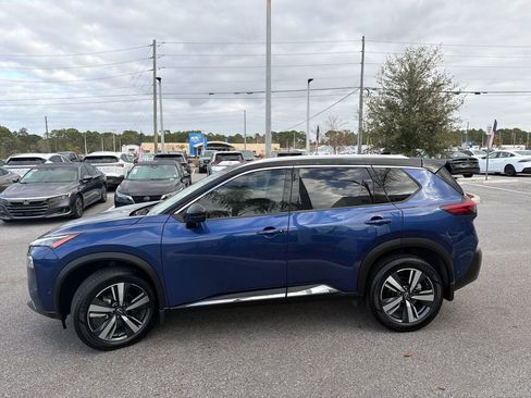 Used 2023 Nissan Rogue SL w/ SL Premium Package image 4