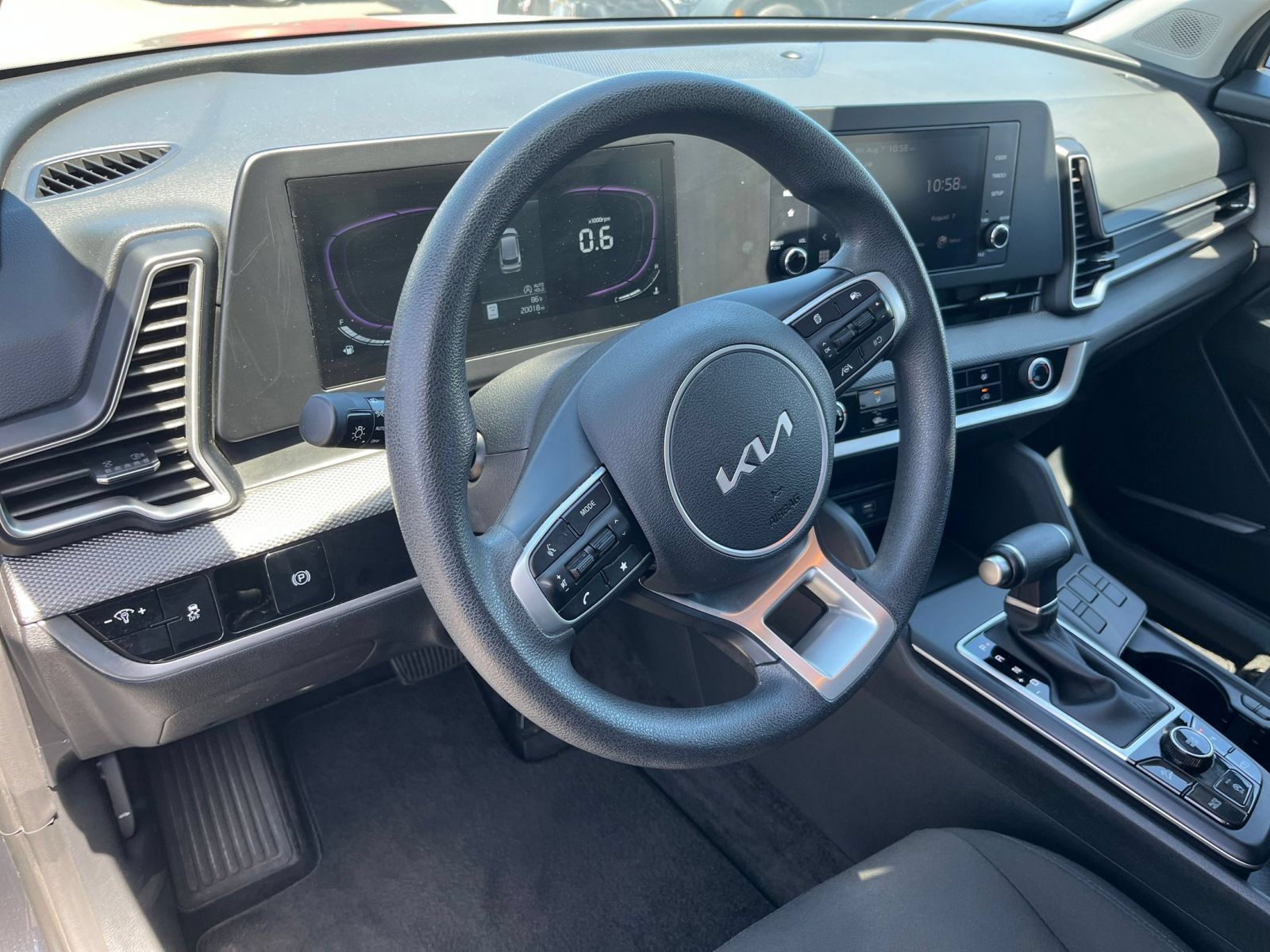 Used 2025 Kia Sportage LX FWD image 31