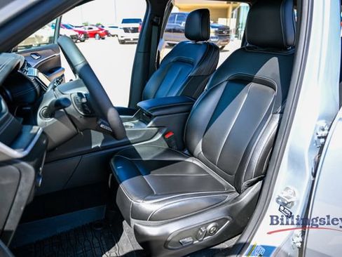 Used 2024 Jeep Grand Cherokee L Limited RWD image 10