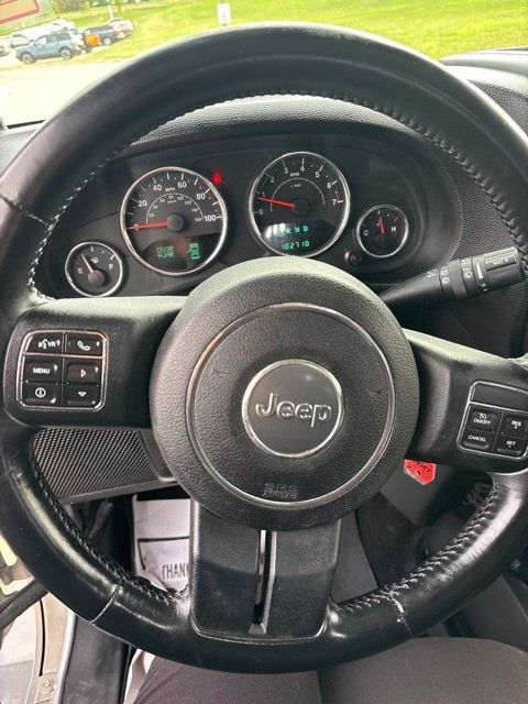 Used 2014 Jeep Wrangler Unlimited Sahara w/ Max Tow Package AWD/4WD image 19