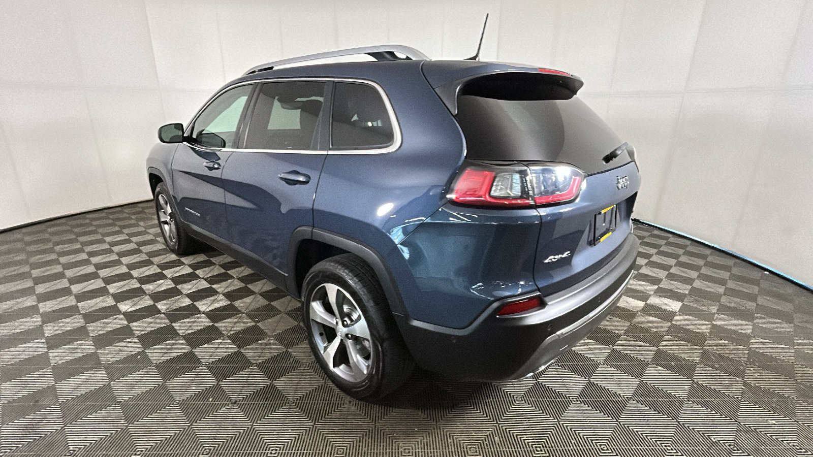 Used 2021 Jeep Cherokee Limited AWD/4WD image 5