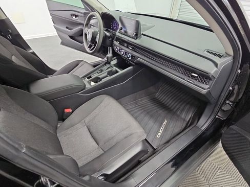 Used 2025 Honda Accord SE image 34