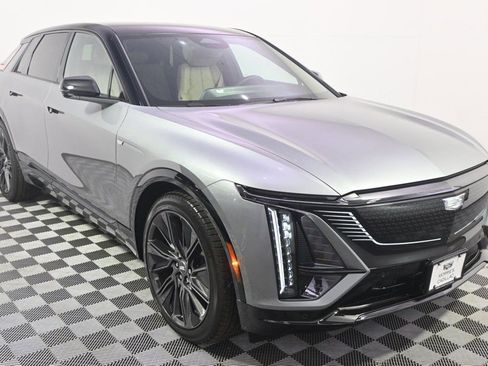 New 2025 Cadillac Lyriq Sport w/ Nappa Leather Package AWD/4WD image 8