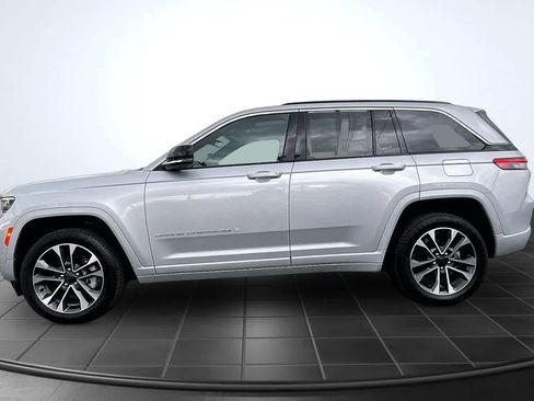 Used 2024 Jeep Grand Cherokee Overland image 3