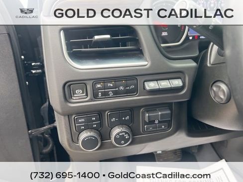 Used 2021 Chevrolet Suburban High Country w/ Premium Package image 20