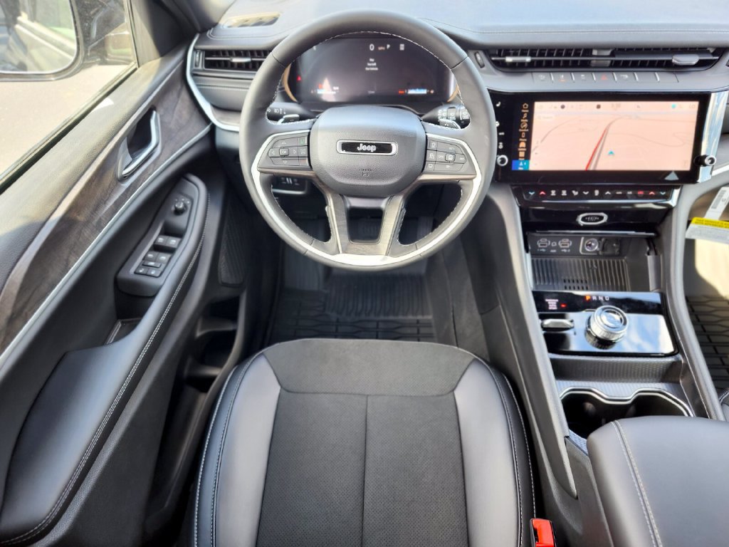 New 2026 Jeep Grand Cherokee Altitude AWD/4WD image 13