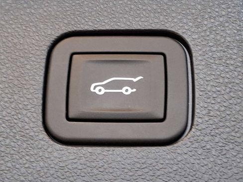 Certified 2025 Chevrolet Equinox ACTIV w/ Safety and Technology Package image 29