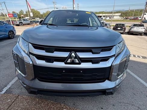 Used 2025 Mitsubishi Outlander Sport SE image 2
