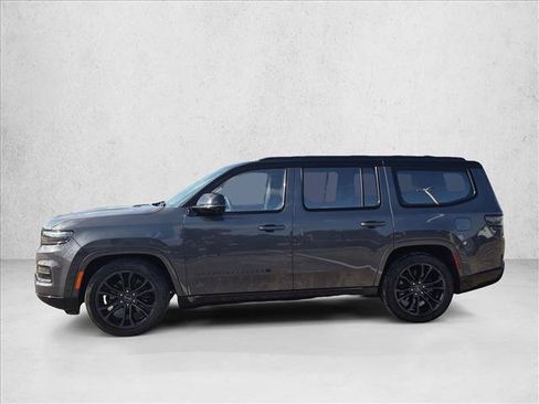 Used 2023 Jeep Grand Wagoneer Series III w/ Rear Seat Video Group 1 AWD/4WD image 5