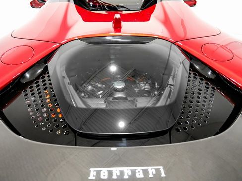 Used 2022 Ferrari SF90 Spider image 45