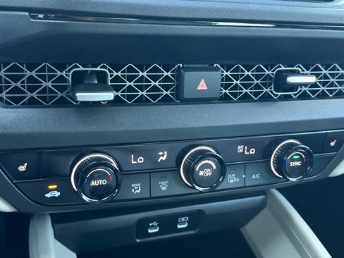 Used 2025 Honda Accord SE image 19