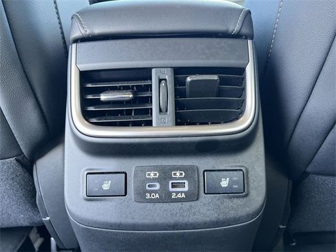 Certified 2025 Subaru Outback Limited image 38