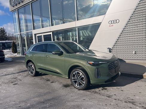 Used 2025 Audi Q5 Premium Plus w/ Premium Plus image 8