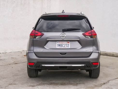 Used 2018 Nissan Rogue SV FWD image 8
