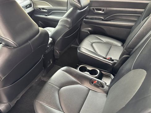Used 2024 Toyota Grand Highlander AWD image 15