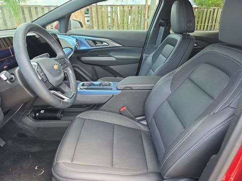 Used 2025 Chevrolet Equinox EV LT FWD image 16