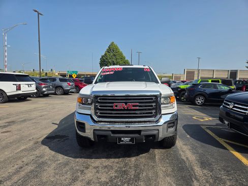 Used 2016 GMC Sierra 2500 4x4 Crew Cab w/ Sierra Convenience Package image 2