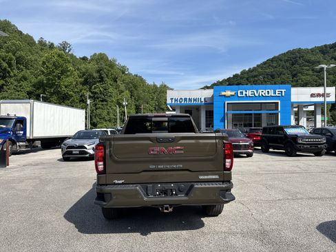 Used 2023 GMC Sierra 1500 Elevation w/ Preferred Package AWD/4WD image 7