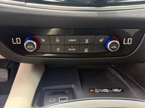 Used 2023 Buick Enclave Essence FWD image 25