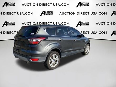 Used 2017 Ford Escape SE image 6