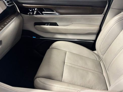 Used 2023 Jeep Grand Wagoneer Base w/ Flexible Seating Group image 15