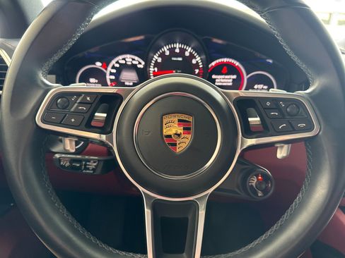 Certified 2023 Porsche Cayenne Platinum Edition image 24