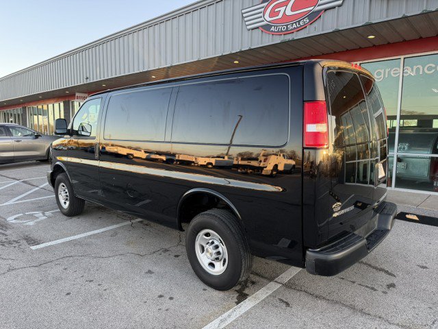Used 2025 Chevrolet Express 2500 w/ Driver Convenience Package RWD image 4