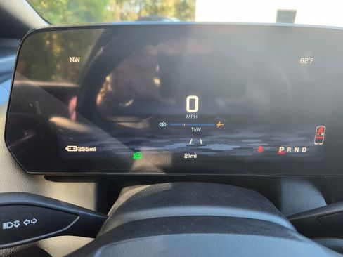 New 2026 Chevrolet Equinox EV LT image 16