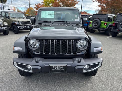 New 2025 Jeep Gladiator Sport image 9