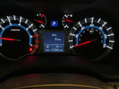 Used 2019 Toyota 4Runner TRD Off-Road AWD/4WD image 10