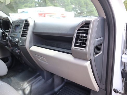 Used 2022 Ford F550 4x4 Crew Cab Super Duty w/ Power Equipment Group image 33