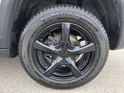 Used 2019 Jeep Compass Latitude w/ Popular Equipment Group AWD/4WD image 9