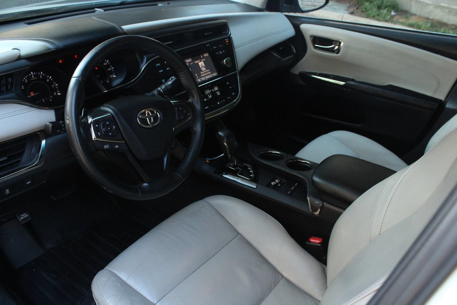 Used 2016 Toyota Avalon XLE FWD image 13