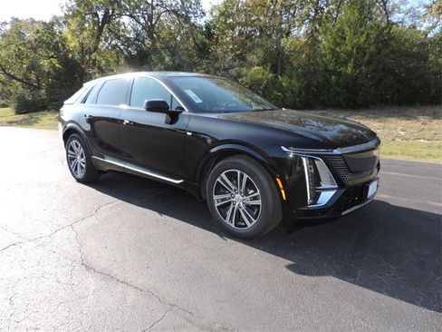 New 2026 Cadillac Lyriq Premium Luxury image 3