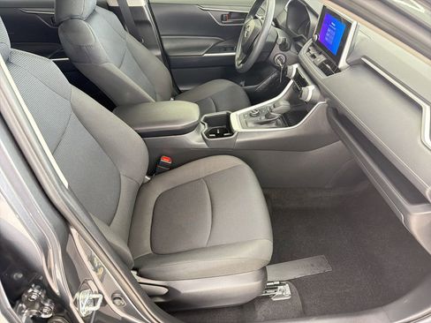 Used 2025 Toyota RAV4 LE AWD/4WD image 27