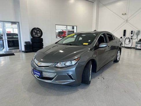Used 2017 Chevrolet Volt LT w/ Comfort Package image 10