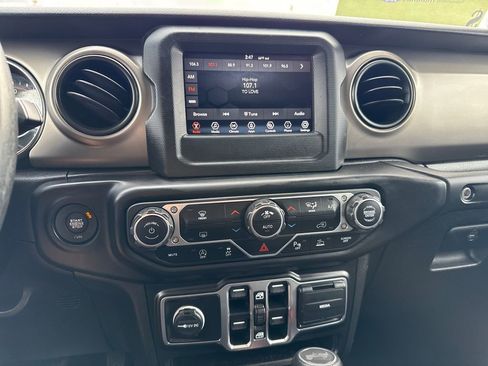 Used 2021 Jeep Wrangler Unlimited Sport image 18