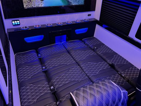 Used 2024 Mercedes-Benz Sprinter 3500 image 30