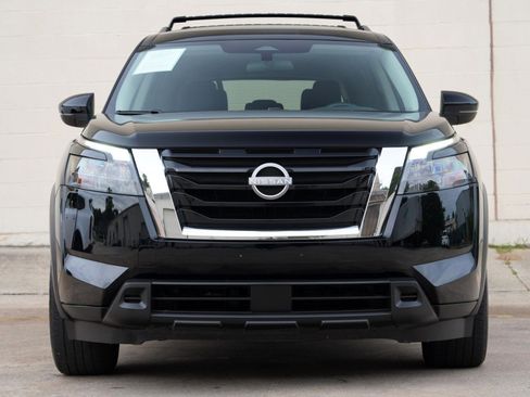 Used 2024 Nissan Pathfinder SV FWD image 6