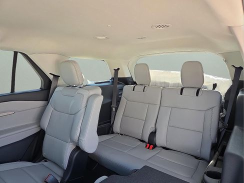 New 2026 Ford Explorer Active w/ Active Comfort Package image 10