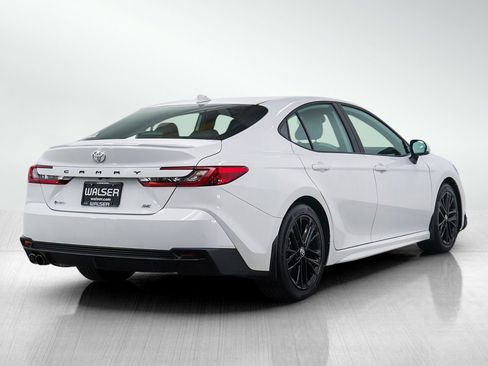 Used 2025 Toyota Camry SE image 5