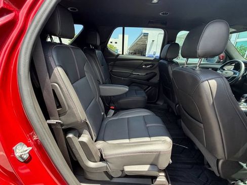 Used 2022 Chevrolet Traverse RS FWD image 13