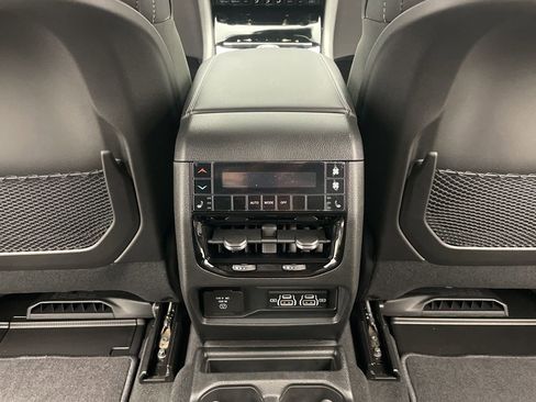 New 2025 Jeep Grand Cherokee L Limited w/ Black Appearance Package AWD/4WD image 27