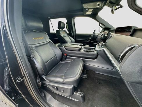 Used 2025 Ford Expedition Tremor AWD/4WD image 33