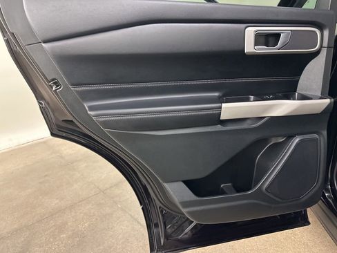 Used 2022 Ford Explorer XLT w/ Equipment Group 202A image 29