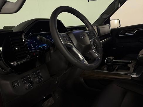 Used 2024 Chevrolet Silverado 1500 LT Trail Boss w/ LT Trail Boss Premium Package image 22