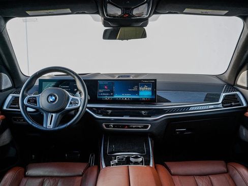 Certified 2025 BMW X7 M60i image 12