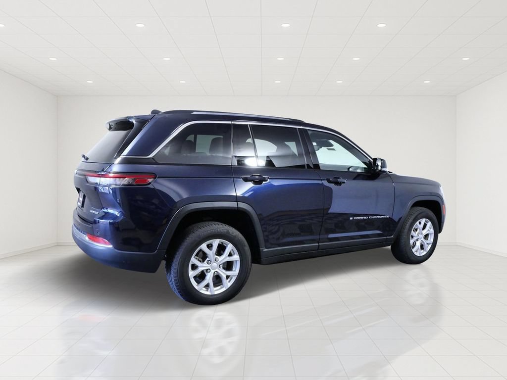 Used 2023 Jeep Grand Cherokee Limited w/ Luxury Tech Group II RWD image 6